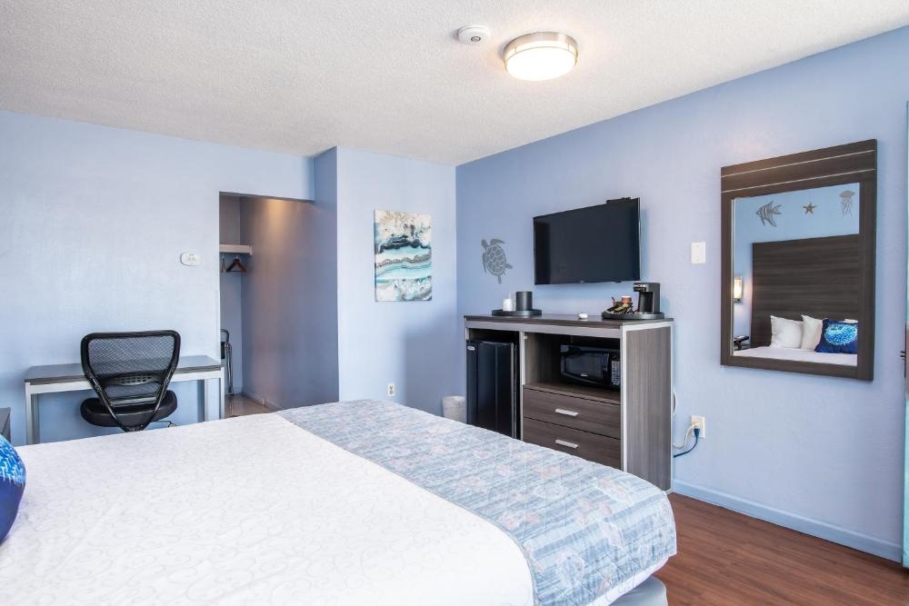 Aqua Breeze Inn