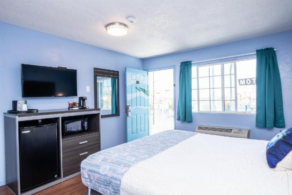 Aqua Breeze Inn image 9